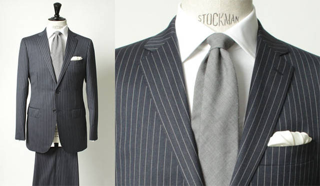 <strong>united arrows green label relaxing｜グリーンレーベル リラクシング</strong>　「REDA×グリーンレーベル リラクシング」のエクスクルーシブ「VALLEMOSSO」シリーズ<br>生地にミルド加工をほどこしたチョークストライプ柄のスーツ。ネイビーはグレーネイビーカラーで、トレンドらしい色。シックなイメージのスーツをシャープなシルエットに仕上げている。スーツ3万9900円（ジャケット2万7300円、トラウザーズ1万2600円）、シャツ8925円、チーフ2940円（すべてグリーンレーベル リラクシング）、ネクタイ8925円（アルテア）