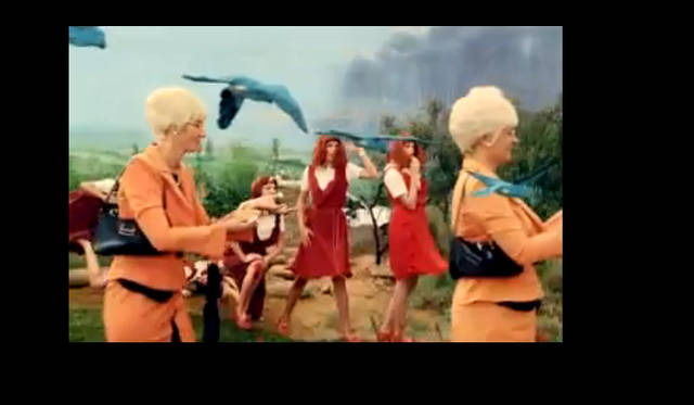 <strong>ART｜突然の訃報から3年、野田 凪展クリエイションギャラリーG8にて開催</strong><br />コカ・コーラ 世界キャンペーンCM　2007年