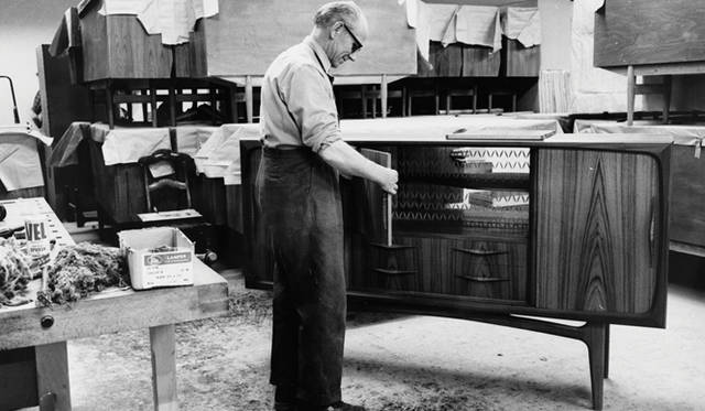 <strong>BoConcept｜ボーコンセプト</strong>　収納力のあるダイニングキャビネットを製作中。