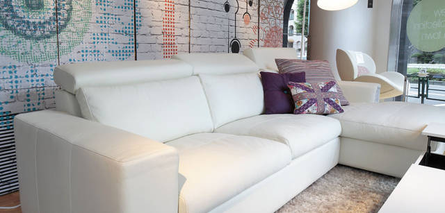 <strong>BoConcept｜ボーコンセプト</strong>　 靏田さんオススメの今シーズンの新作カウチソファ「Nago（ナゴ）」。