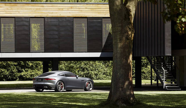 <strong>JAGUAR C-X16│ジャガー C-X16</strong>