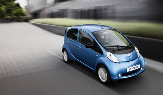 <strong>Peugeot iOn｜プジョー イオン</strong>