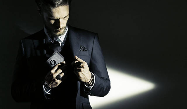 <strong>CORE JEWELS｜コア ジュエルス</strong>　レザーマルチウォレット 4万9350円