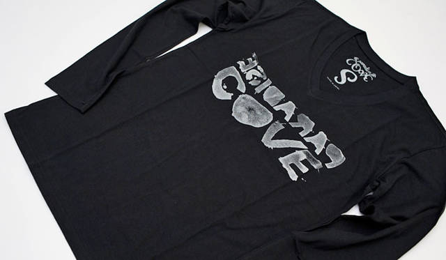 <strong>BARNEYS NEW YORK｜バーニーズ　ニューヨーク</strong>　PARADISE COVE ロングスリーブTシャツ9240円（バーニーズ　ニューヨーク）