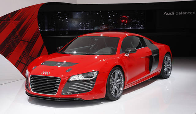 <strong>“The Look Ahead”─Audi Urban Future Summit ＆ IAA Preview</strong>　アウディ R8 e-tron