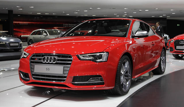<strong>“The Look Ahead”─Audi Urban Future Summit ＆ IAA Preview</strong>　こちらは前出、“S”モデルよりもはやく発表されたS6に近いワシをイメージした顔の「S5」。スポーツバック、カブリオレ、クーペと豊富なラインナップをもつ。