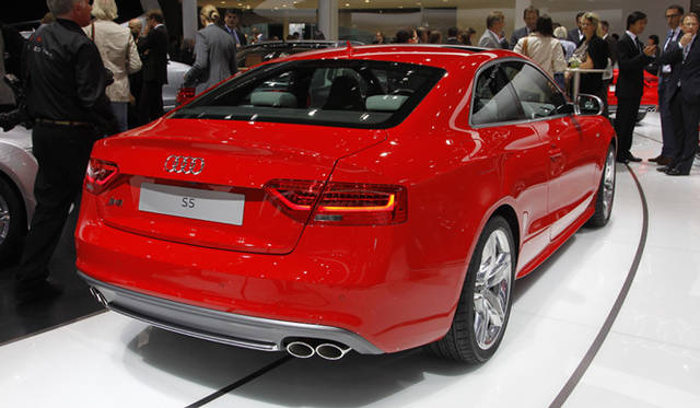 <strong>“The Look Ahead”─Audi Urban Future Summit ＆ IAA Preview</strong>　アウディ S5には3.0リッターV型6気筒エンジンが積まれる。