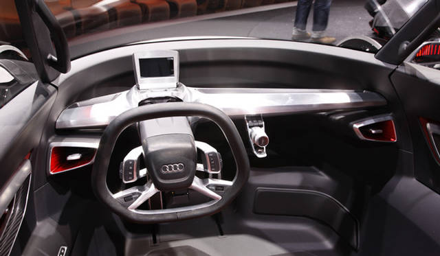 <strong>“The Look Ahead”─Audi Urban Future Summit ＆ IAA Preview</strong>　アウディ アーバン コンセプト スパイダー