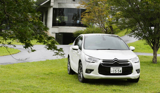 <strong>CITROEN DS4｜シトロエン DS4</strong>　Chic
