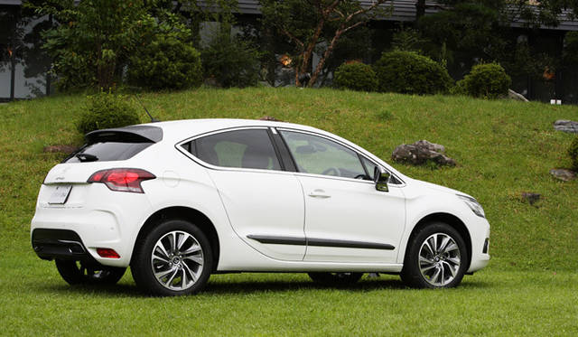 <strong>CITROEN DS4｜シトロエン DS4</strong>　Chic