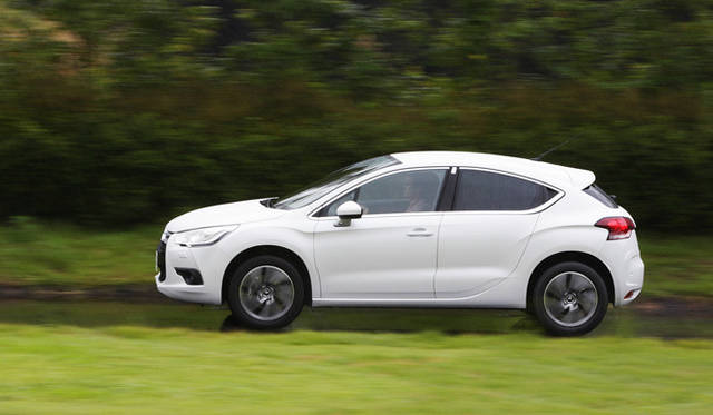 <strong>CITROEN DS4｜シトロエン DS4</strong>　Chic