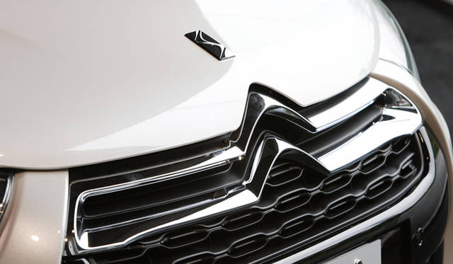 <strong>CITROEN DS4｜シトロエン DS4</strong>　Chic