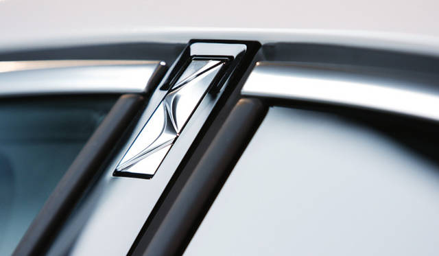 <strong>CITROEN DS4｜シトロエン DS4</strong>　Chic