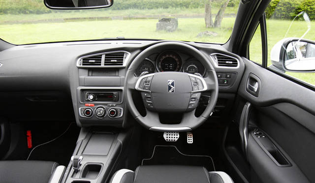 <strong>CITROEN DS4｜シトロエン DS4</strong>　Chic