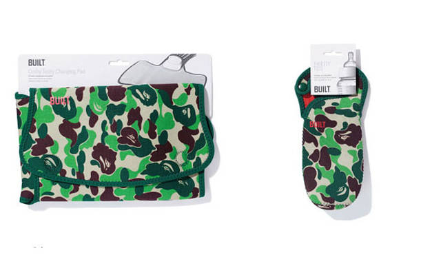<strong>A BATHING APE®｜ア・ベイシング・エイプ®</strong>　「A BATHING APE®×BUILT」　左／CUSHY TUSHY CHANGING PAD 4410円、右／BOTTOLE HOLDER 2310円