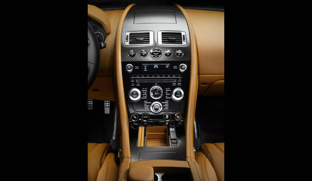 <strong>Aston Martin DBS Carbon Edition｜アストンマーティン DBS カーボンエディション</strong>