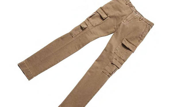 <strong>BARNEYS NEW YORK｜バーニーズ　ニューヨーク</strong>　バーニーズ　ニューヨーク福岡店 オープン記念アイテム<br>「BERWICH」ベージュ カーゴパンツ2万4150円