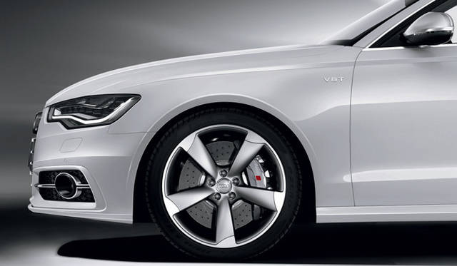 <strong>Audi S6 Avant｜アウディ S6 アバント</strong>