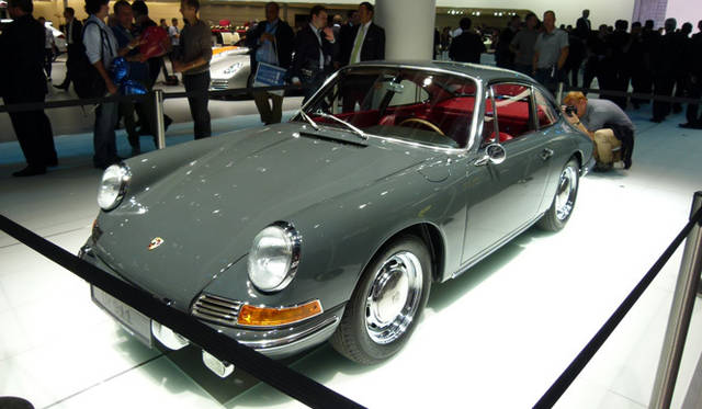 <strong>Porsche 911｜ポルシェ 911</strong>　こちらは初代911（901型）。