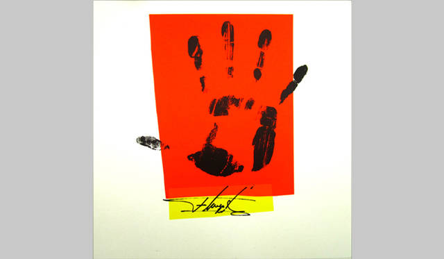 <strong>LOEWE｜ロエベ</strong>　伊勢丹新宿店にて「ロエベ　マスター・オブ・レザー」展開催<br />今回の展示会場のデザインを手がけたロバート・クラーク氏を迎え、ブランドが誇る卓越した技能と豊富な知識を持った職人たちを称え、製作されたスペシャルブック『Masters of Leather（マスター・オブ・レザー）』もお目見え！<br />スペシャルブック『Masters of Leather』5万8800円（参考価格）