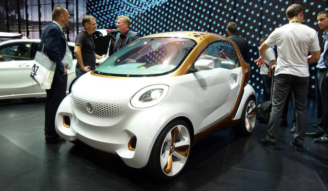 <strong>smart Forvision EV concept｜スマート フォーヴィジョン EV コンセプト</strong>