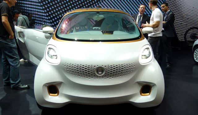 <strong>smart Forvision EV concept｜スマート フォーヴィジョン EV コンセプト</strong>