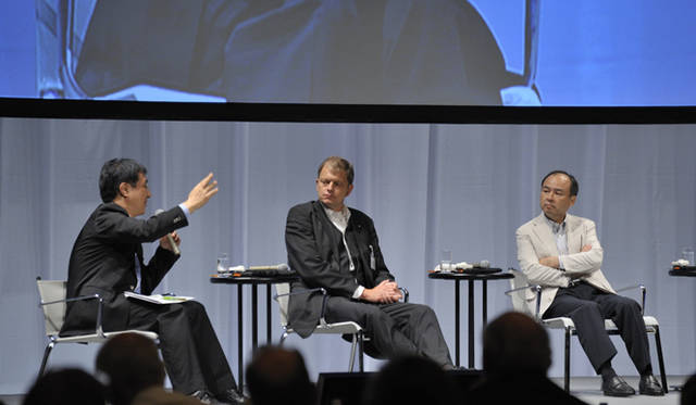 <strong>自然エネルギー財団｜世界の英知を結集し、いよいよ始動</strong>　トークディスカッションでもさまざまな提言がなされた。