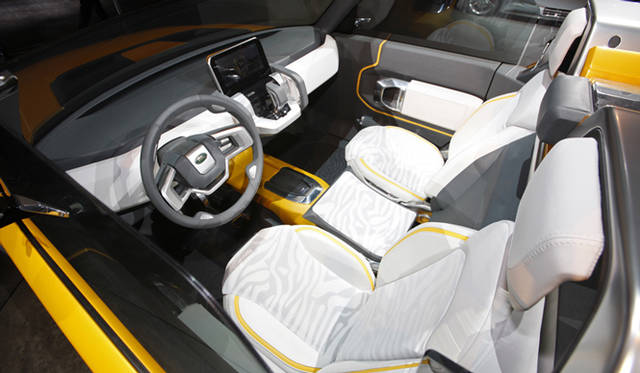 <strong>LANDROVER DC100 Sport｜ランドローバー DC100 スポーツ</strong>