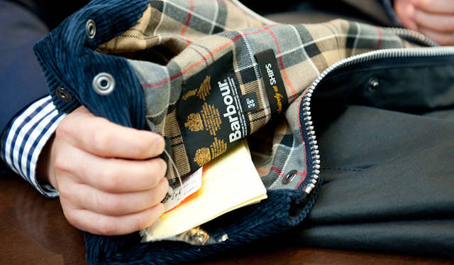 <strong> SHIPS｜シップス</strong>　Barbour Slim Fit BEDALE（スリムフィット ビデイル）4万7250円（シップス 銀座店）