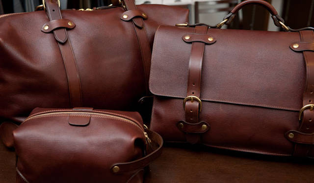 <strong> SHIPS｜シップス</strong>　WEXLER&CO. トラベルバッグ 23万1000円、ブリーフバッグ 18万9000円、ポーチ 2万9400円（すべてシップス 銀座店）