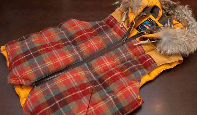 <strong> SHIPS｜シップス</strong>　NIGEL CABOURN×EDDIE BAUER カナディアンベスト 8万2950円（シップス 銀座店）