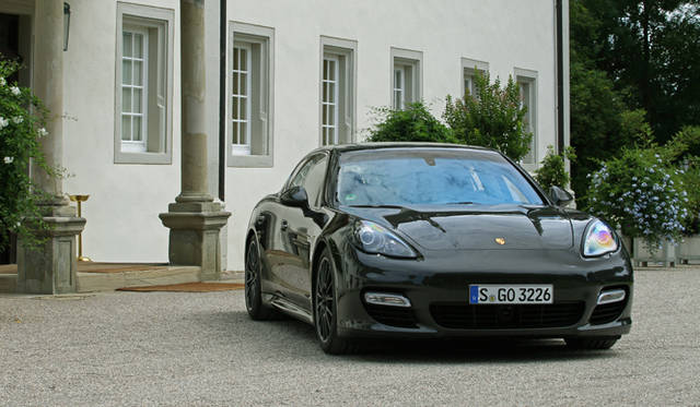 <strong>Porsche Panamera turbo S｜ポルシェ パナメーラ ターボS</strong>
