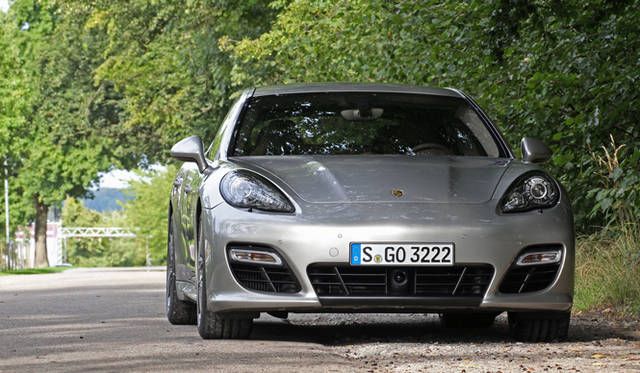 <strong>Porsche Panamera turbo S｜ポルシェ パナメーラ ターボS</strong>