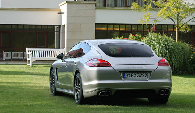 <strong>Porsche Panamera turbo S｜ポルシェ パナメーラ ターボS</strong>