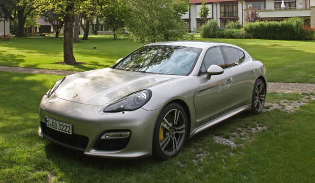 <strong>Porsche Panamera turbo S｜ポルシェ パナメーラ ターボS</strong>