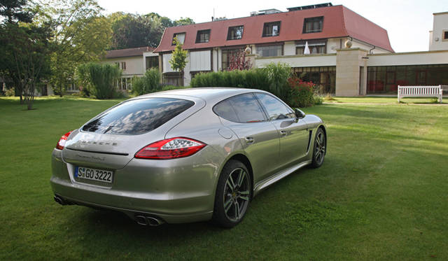 <strong>Porsche Panamera turbo S｜ポルシェ パナメーラ ターボS</strong>