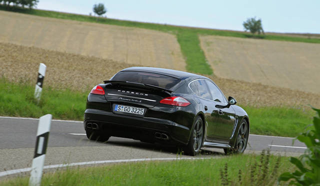 <strong>Porsche Panamera turbo S｜ポルシェ パナメーラ ターボS</strong>