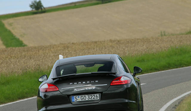 <strong>Porsche Panamera turbo S｜ポルシェ パナメーラ ターボS</strong>