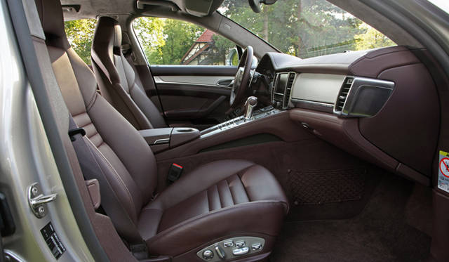 <strong>Porsche Panamera turbo S｜ポルシェ パナメーラ ターボS</strong>