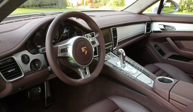 <strong>Porsche Panamera turbo S｜ポルシェ パナメーラ ターボS</strong>