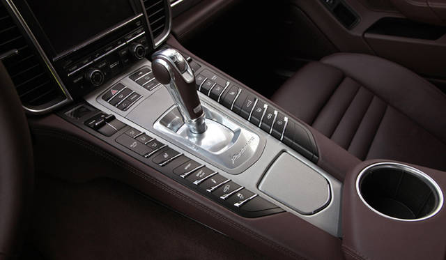 <strong>Porsche Panamera turbo S｜ポルシェ パナメーラ ターボS</strong>