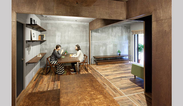 <strong>特集｜OPENERS的ニッポンの若手建築家 PARTII　アラキ＋ササキアーキテクツ</strong>　I邸リノベーション（2011年）　Photo by SHIMIZU KEN