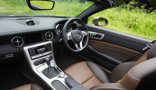 <strong>Mercedes-Benz SLK350 BlueEFFICIENCY｜メルセデス・ベンツ SLK350 ブルーエフィシエンシー</strong>