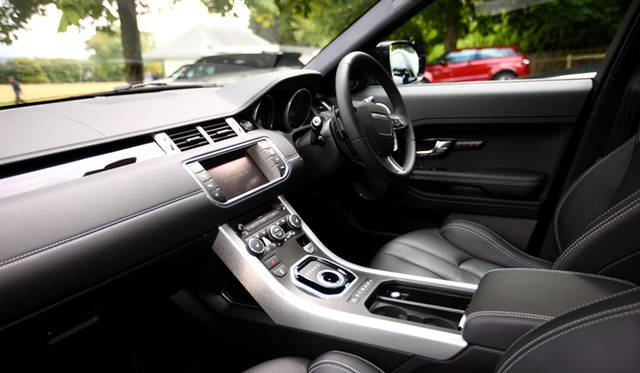 <strong>RANGEROVER EVOQUE｜レンジローバー イヴォーク</strong>