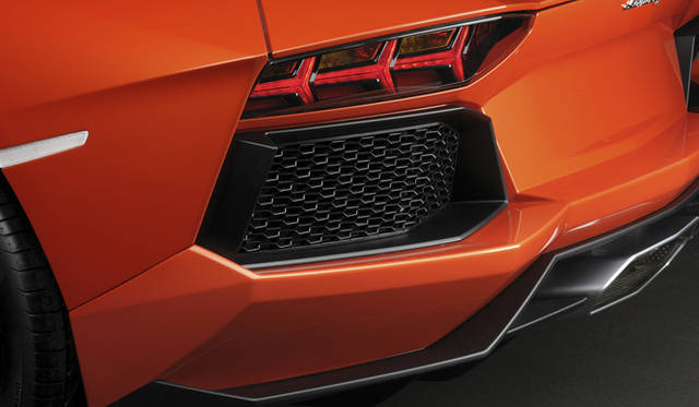 <strong>Lamborghini Aventador LP 700-4｜ランボルギーニ アヴェンタドール LP 700-4</strong>