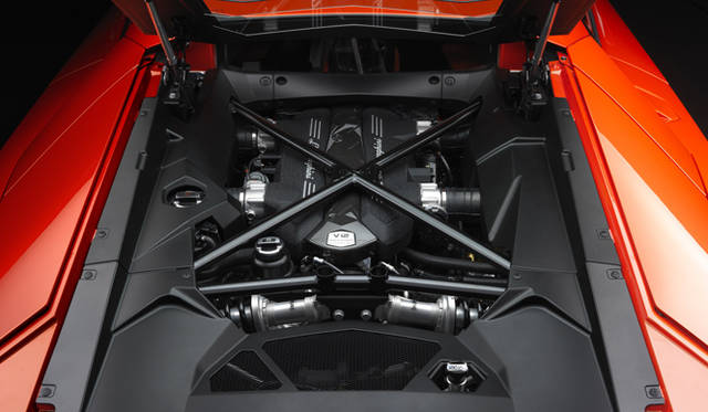 <strong>Lamborghini Aventador LP 700-4｜ランボルギーニ アヴェンタドール LP 700-4</strong>