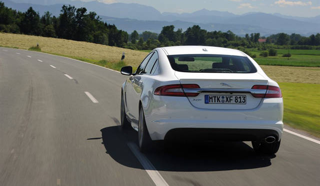 <strong>Jaguar XF│ジャガー XF</strong>