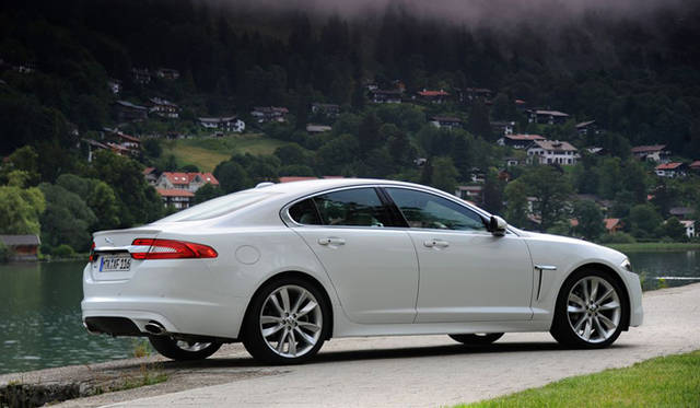 <strong>Jaguar XF│ジャガー XF</strong>