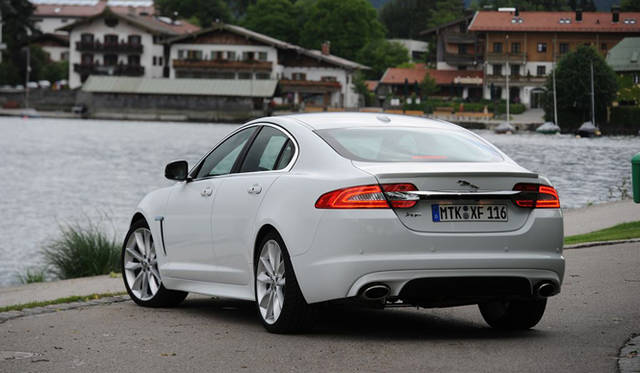 <strong>Jaguar XF│ジャガー XF</strong>