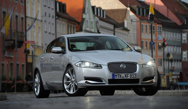 <strong>Jaguar XF│ジャガー XF</strong>